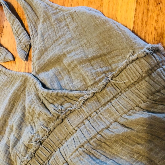 American Eagle Outfitters Tops - Very boho and comfy!!! American eagle halter neck tie top!! Army green:)